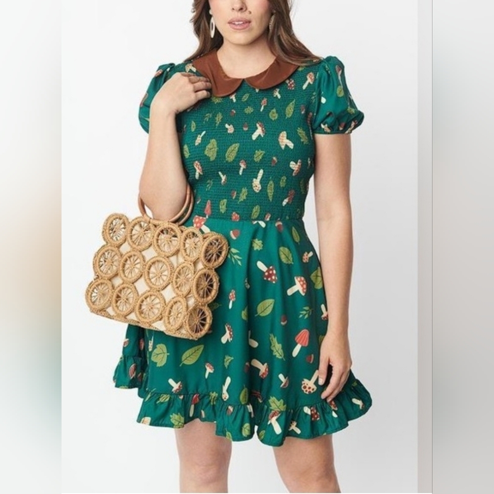 Green Printed Mini Dress with Brown Collar
